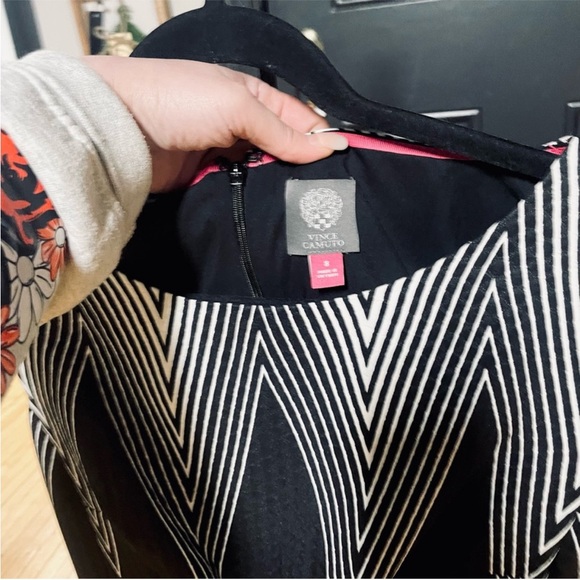 NWT Vince Camuto - Black White Chevron Sleeveless Dress - Size 8 - Picture 5 of 7